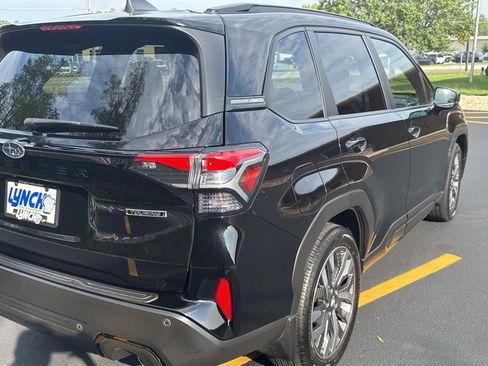 Used 2025 Subaru Forester Touring w/ Popular Package - Touring AWD/4WD image 14