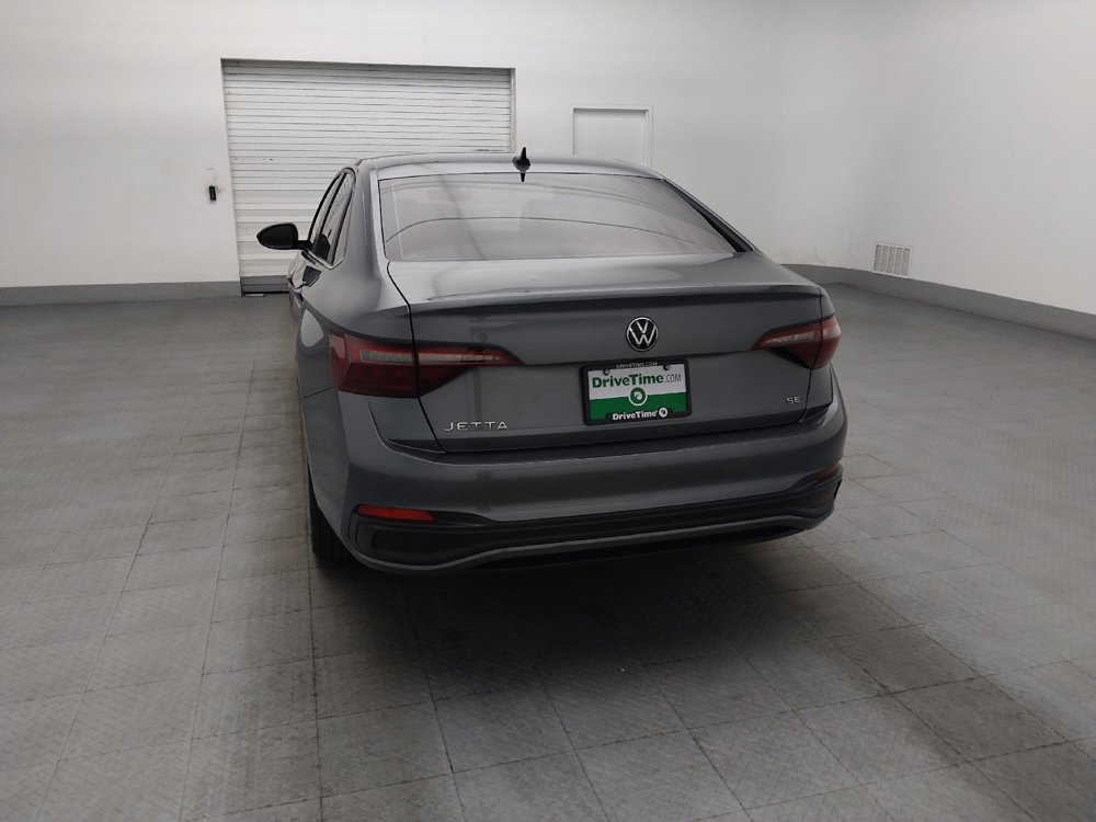 Used 2024 Volkswagen Jetta SE FWD image 6