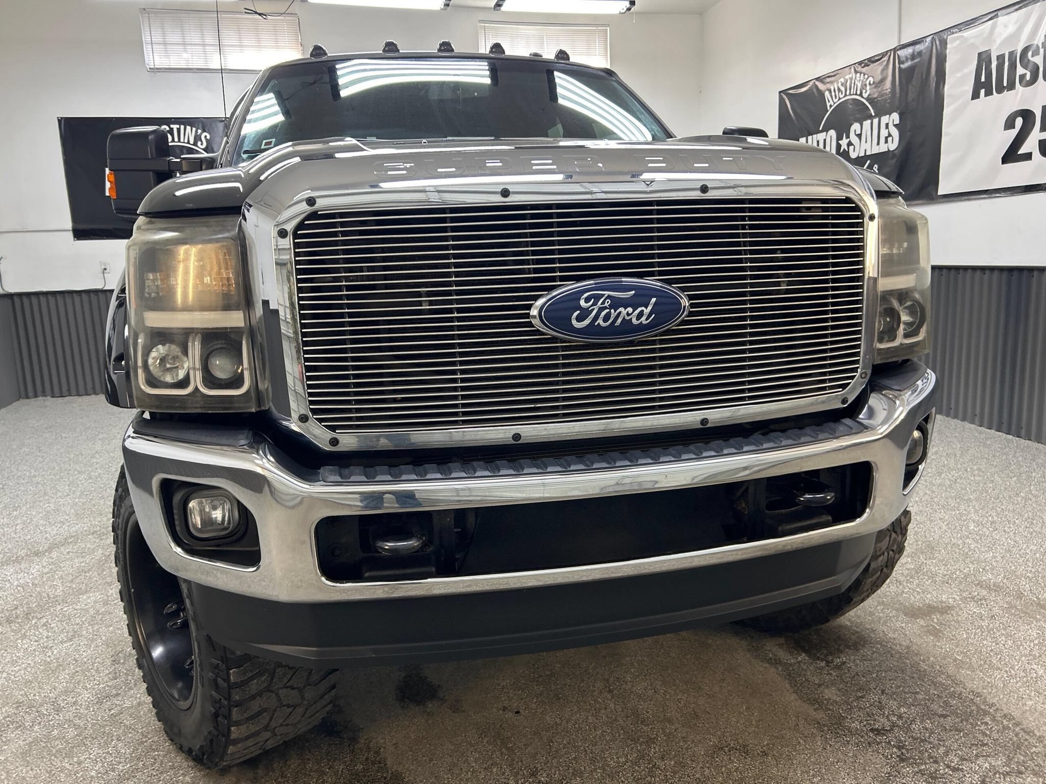 Used 2015 Ford F350 Lariat w/ Lariat Ultimate Package AWD/4WD image 2