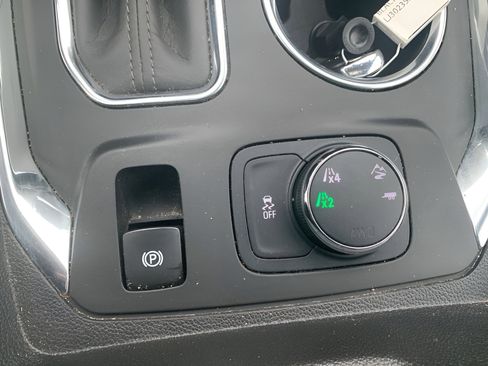 Used 2020 Chevrolet Traverse LT w/ LT Premium Package image 19