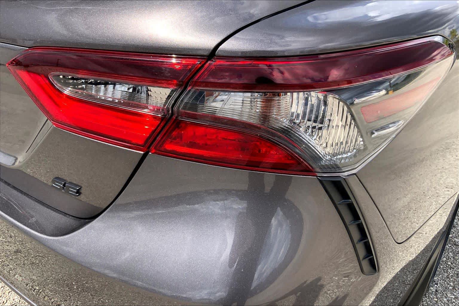 Used 2022 Toyota Camry SE FWD image 30