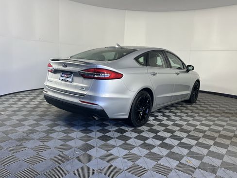 Used 2019 Ford Fusion SE w/ Equipment Group 151A image 5