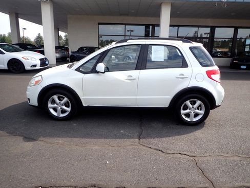Used 2008 Suzuki SX4 AWD Hatchback image 2