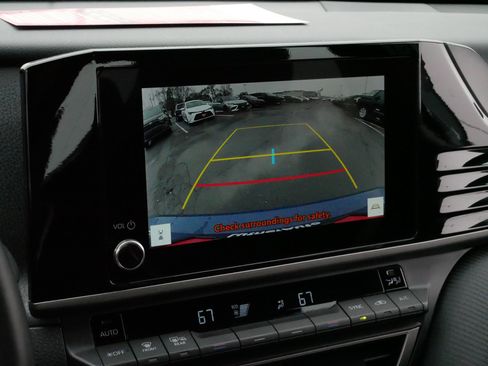 Certified 2025 Toyota Camry SE image 30