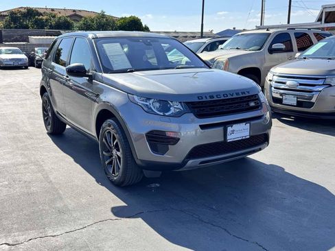 Used 2018 Land Rover Discovery Sport SE AWD/4WD image 9
