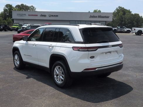 Used 2025 Jeep Grand Cherokee Laredo X w/ Luxury Tech Group I AWD/4WD image 5