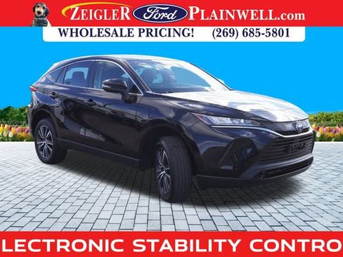 Used 2022 Toyota Venza LE image 7