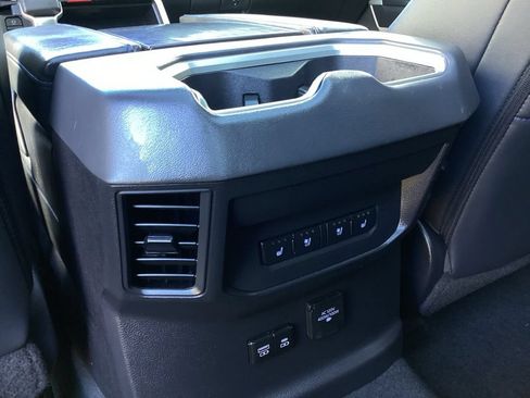 Used 2024 Toyota Tundra Platinum AWD/4WD image 21
