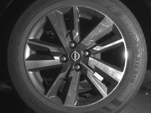 Used 2025 Nissan Versa SV image 14