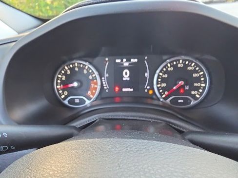 Used 2021 Jeep Renegade Sport FWD image 3