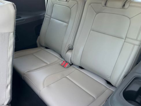 Certified 2020 Lincoln Aviator Reserve w/ Equipment Group 202A AWD/4WD image 16