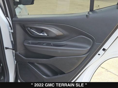 Used 2022 GMC Terrain SLE w/ Driver Convenience Package image 27