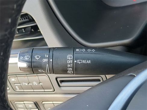 Used 2023 GMC Yukon SLT image 24