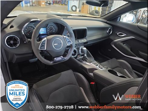 Used 2022 Chevrolet Camaro LT w/ Technology Package RWD image 11