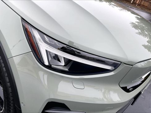 Used 2023 Volvo XC40 Recharge Ultimate image 31