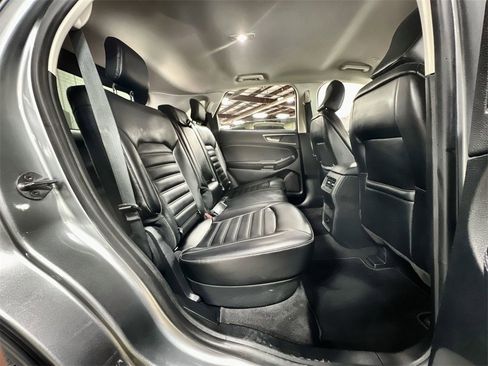 Used 2024 Ford Edge SEL image 23