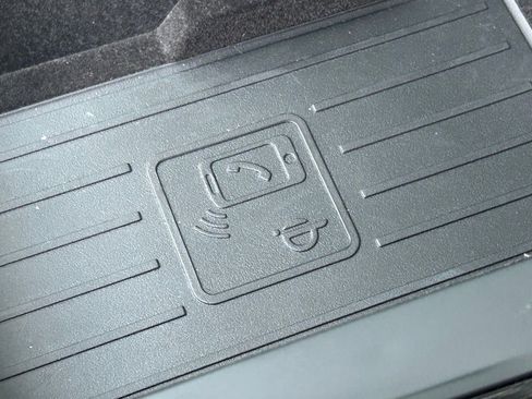 Certified 2025 Audi Q7 2.0T Premium w/ Convenience Package image 47