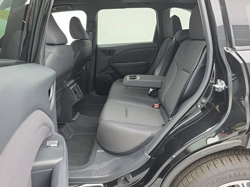 Used 2025 Subaru Forester Premium AWD/4WD image 43