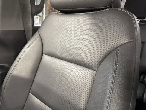 Used 2025 GMC Sierra 1500 SLT image 50