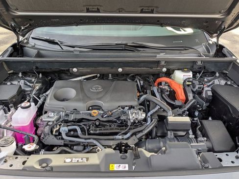 New 2025 Toyota RAV4 SE image 16