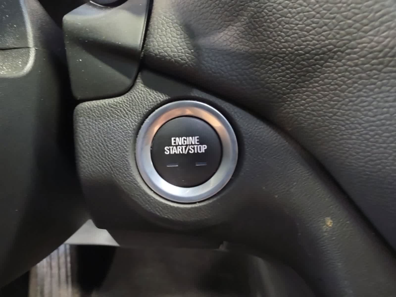 Used 2020 Chevrolet Equinox LT w/ Driver Convenience Package FWD image 32