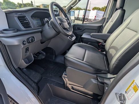 New 2026 Ford Transit 250 148 Medium Roof RWD image 5