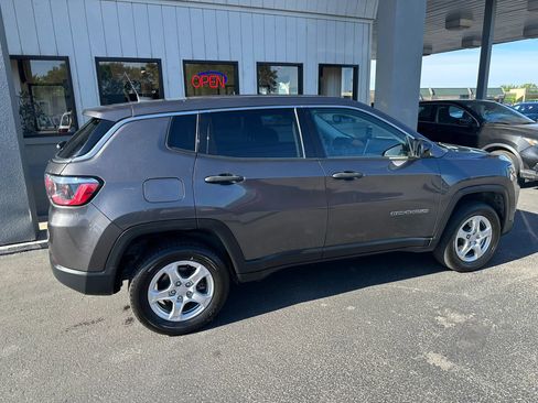 Used 2022 Jeep Compass Sport AWD/4WD image 34