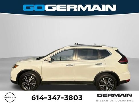 Certified 2020 Nissan Rogue SV w/ Sun & Sound Touring Package AWD/4WD image 2