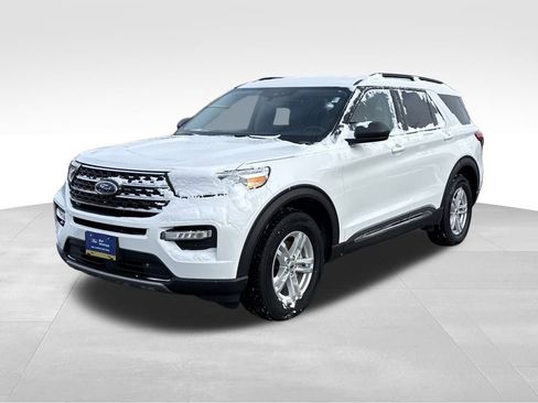 Certified 2023 Ford Explorer XLT w/ Equipment Group 202A image 2
