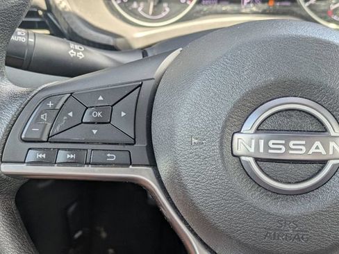 Used 2025 Nissan Sentra SV FWD image 18