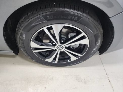 Used 2023 Nissan Sentra SV FWD image 34