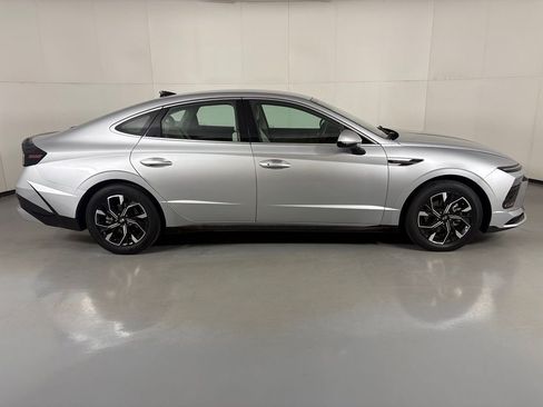 Used 2025 Hyundai Sonata SEL FWD image 9