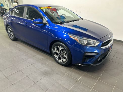 Used 2019 Kia Forte LXS FWD image 2