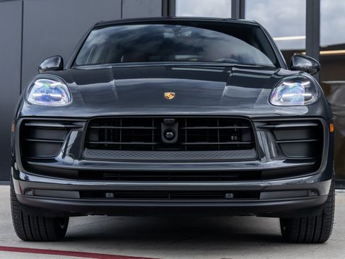 New 2026 Porsche Macan image 8