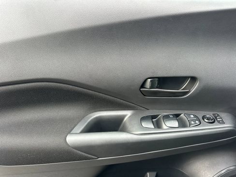 Used 2025 Nissan Kicks Play S image 11