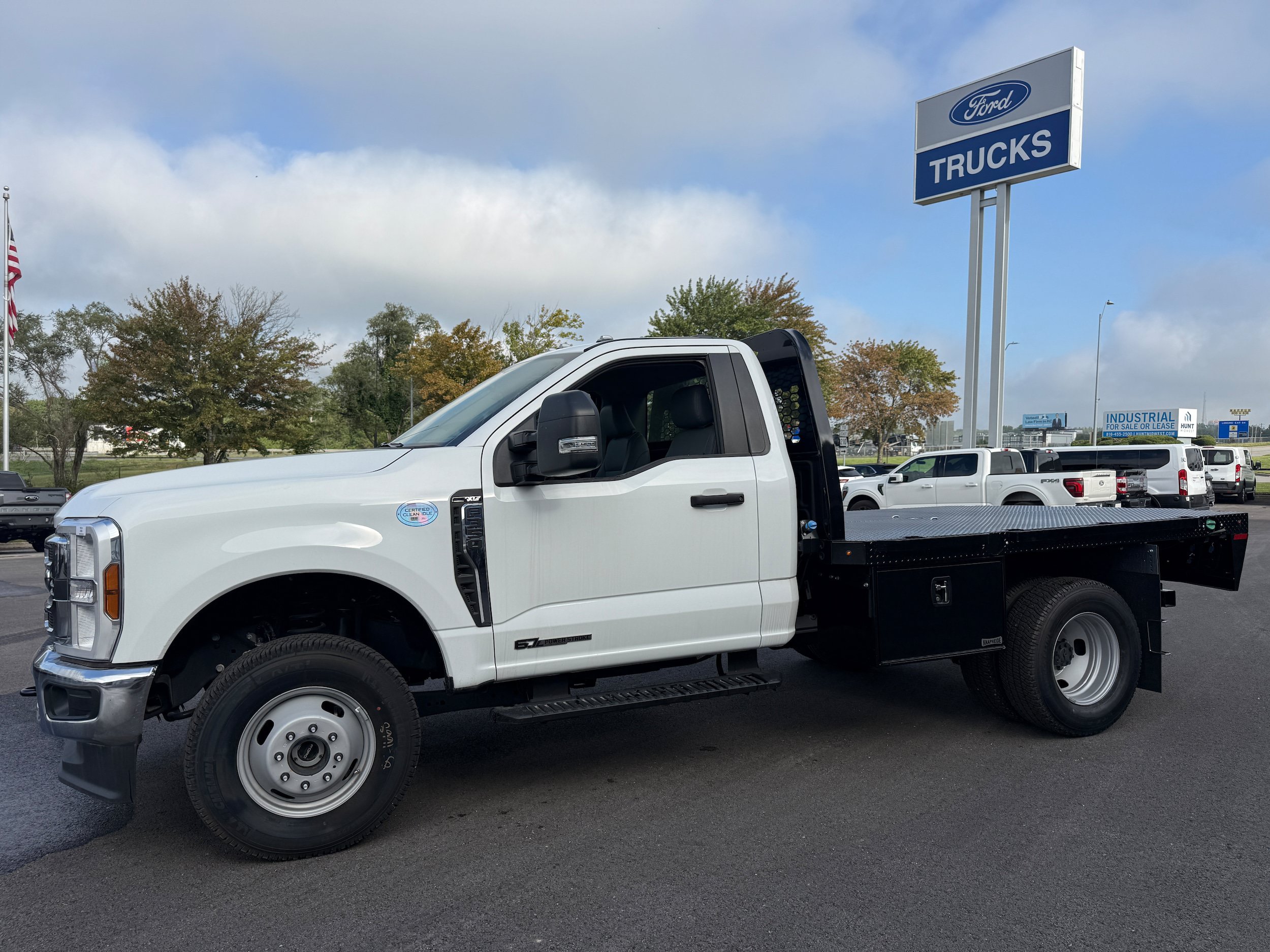 New 2025 Ford F350 XL w/ XL Chrome Package AWD/4WD image 4