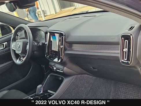 Used 2022 Volvo XC40 T5 R-Design w/ Climate Package image 29