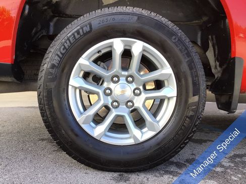 Used 2024 Chevrolet Silverado 1500 LT AWD/4WD image 17