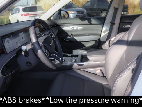 Used 2026 Genesis GV70 2.5T Select image 6