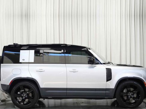 Used 2020 Land Rover Defender 110 First Edition image 2