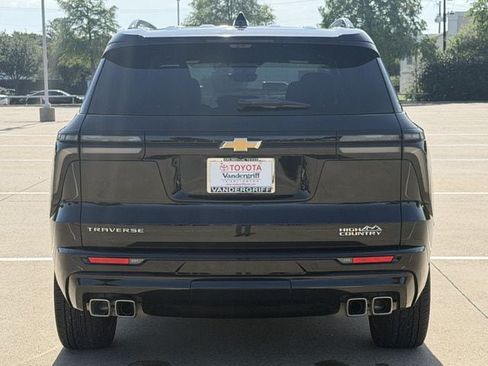 Used 2025 Chevrolet Traverse High Country w/ LPO, Floor Liner Package FWD image 5