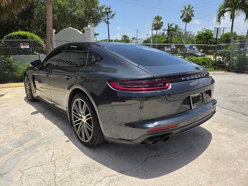 Used 2020 Porsche Panamera RWD image 6