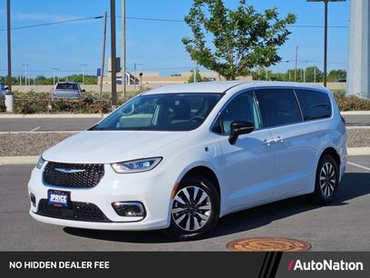 Used 2024 Chrysler Pacifica Limited