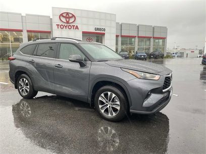 New 2025 Toyota Highlander XLE