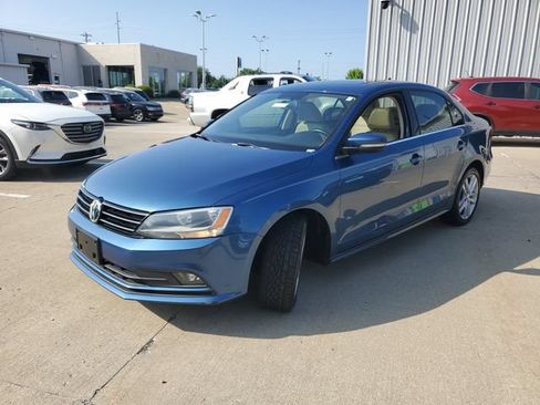 Used 2015 Volkswagen Jetta TDI SEL FWD image 2