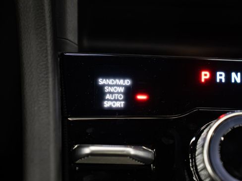 New 2026 Jeep Grand Cherokee Limited w/ Limited Altitude Package AWD/4WD image 24