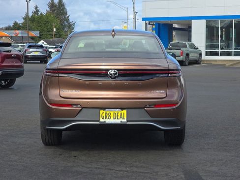 New 2026 Toyota Crown Platinum image 8