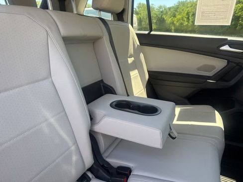 Used 2020 Volkswagen Tiguan SEL FWD image 30