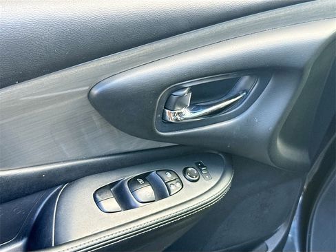 Used 2017 Nissan Murano S w/ Navigation Package image 19
