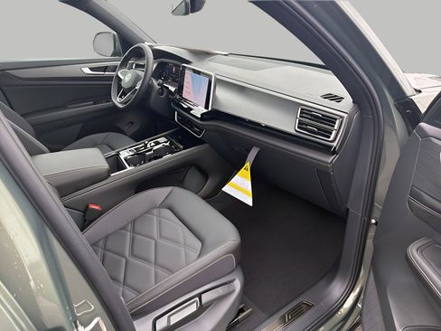 New 2026 Volkswagen Atlas Cross Sport SE AWD/4WD image 10